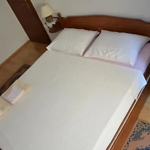 https://apartments-ivanis.in-istria.net